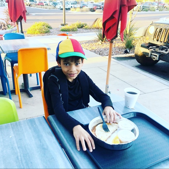 Multi colored propeller 🧢 🎩 - Picture 2 of 2